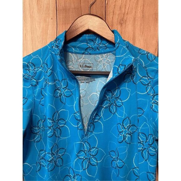 L.L. Bean M Blue Floral Outdoor Hiking Athletic Athleisure 1/4 Zip Top - Picture 3 of 5